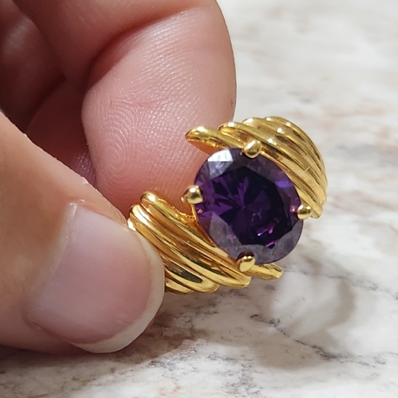 New Amethyst Gold Toned Ring - Picture 2 of 8